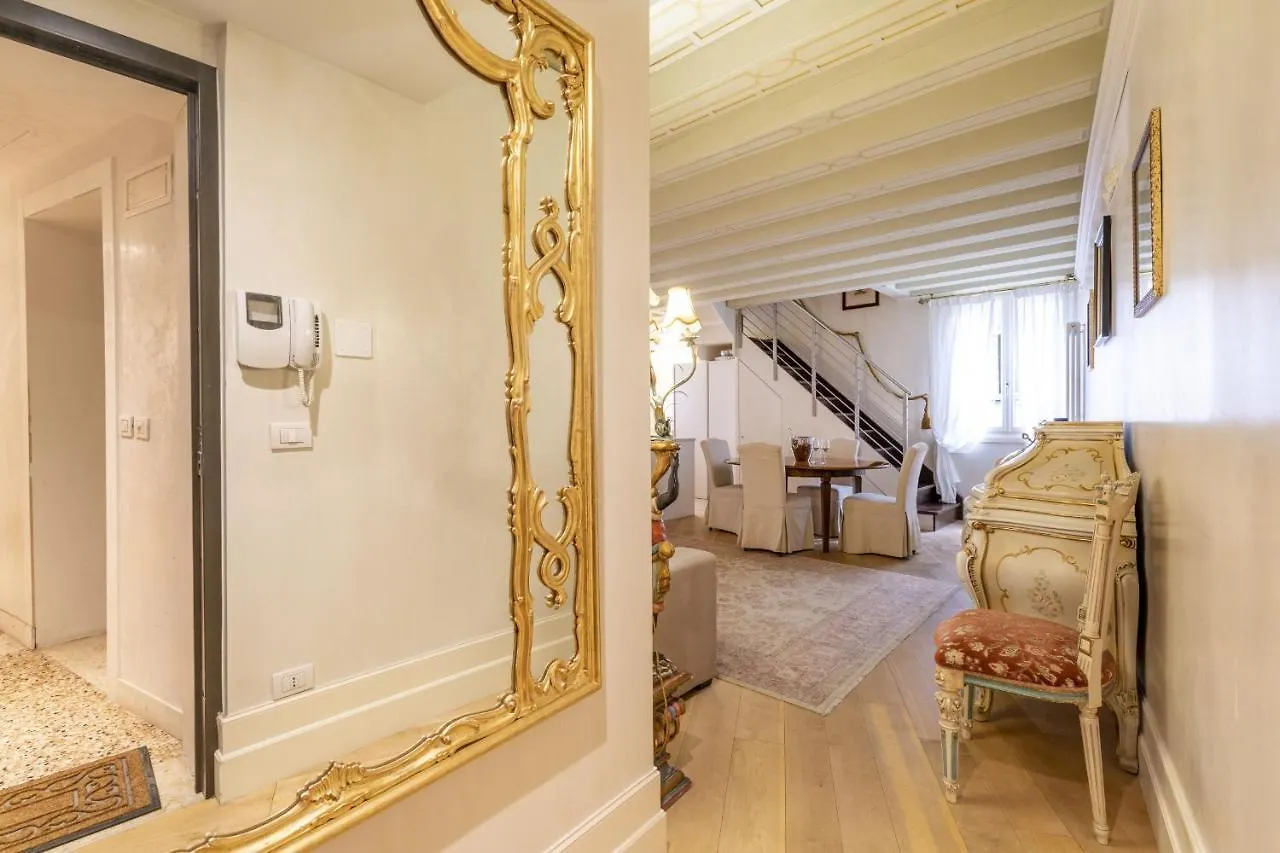 Gondola Luxury - Campo Santi Filippo E Giacomo By Wonderful Italy Venice 0*,