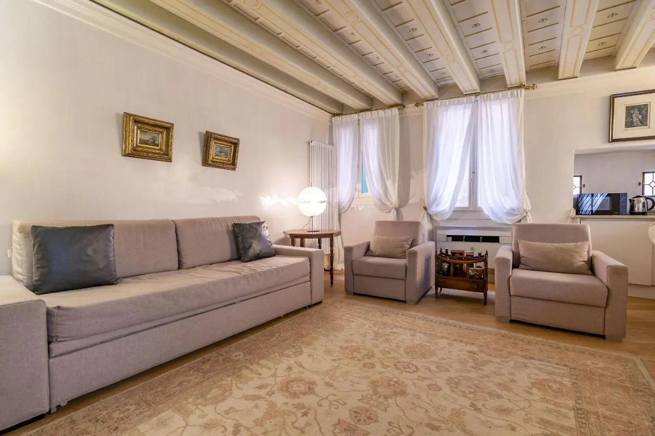Gondola Luxury - Campo Santi Filippo E Giacomo By Wonderful Italy Venice 0*,  Italy