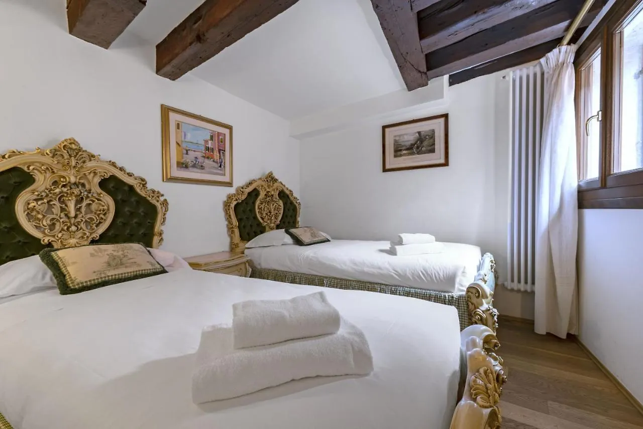 Gondola Luxury - Campo Santi Filippo E Giacomo By Wonderful Italy Venice Apartment