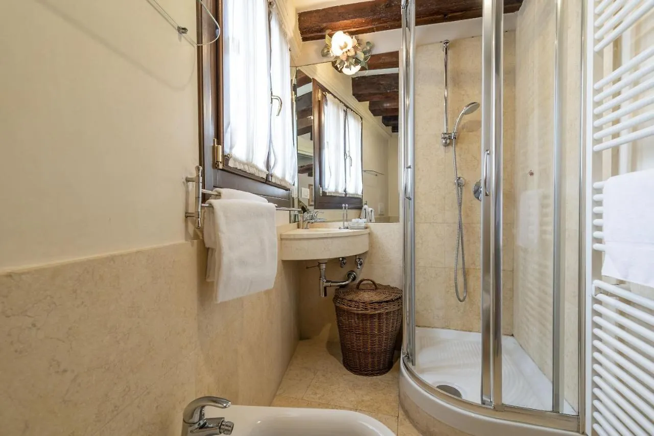 Gondola Luxury - Campo Santi Filippo E Giacomo By Wonderful Italy Venice
